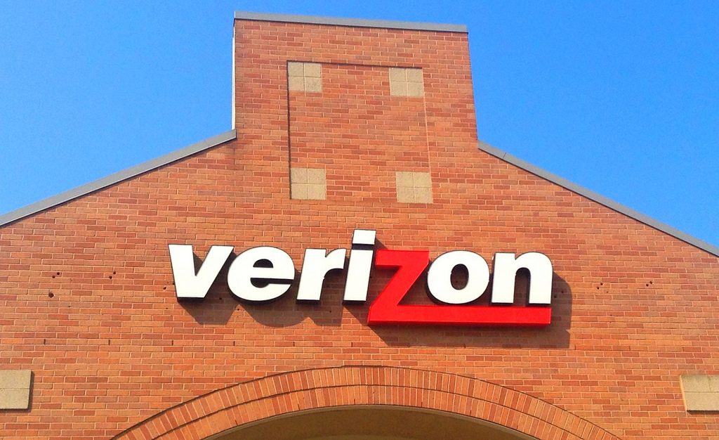 Verizon sign/logo on building