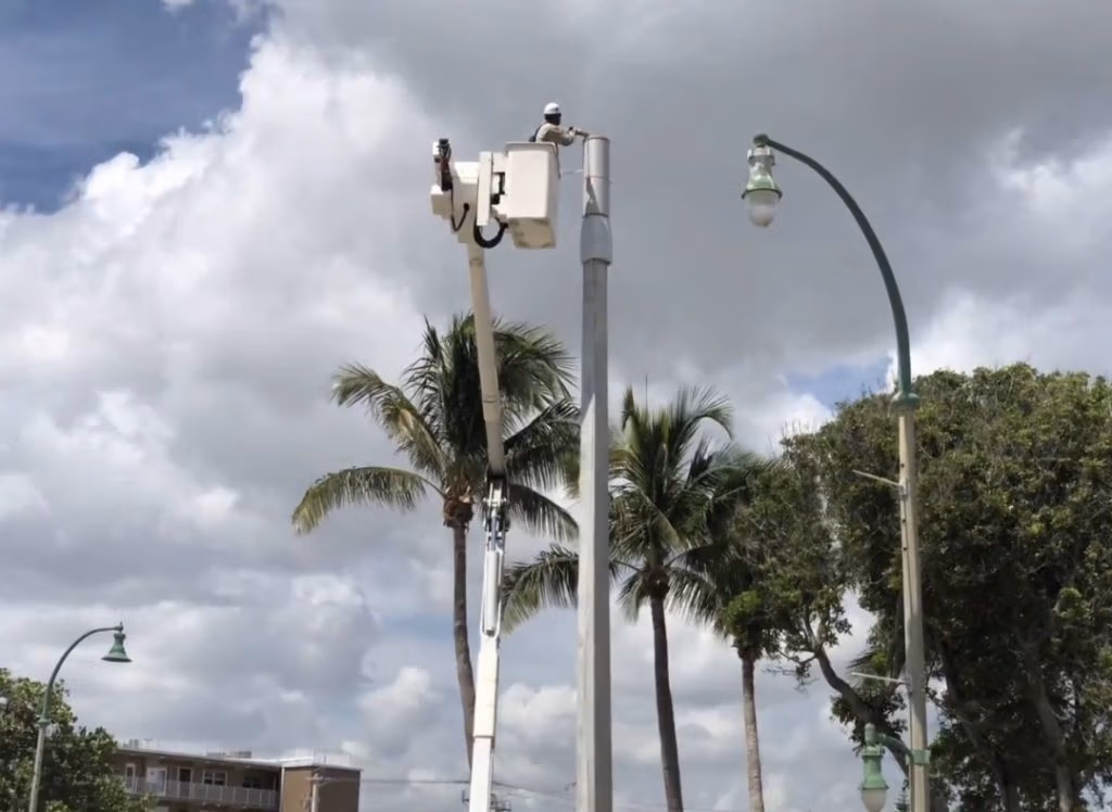 Verizon’s Adds Insult to Injury to Cities After Successful Lobbying the FCC to Reduce City Small Cell Fees