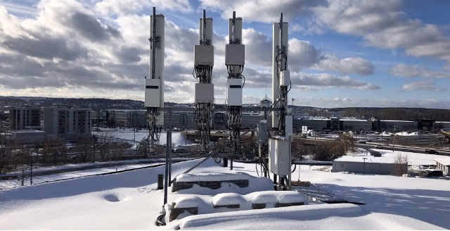 Rooftop cell tower